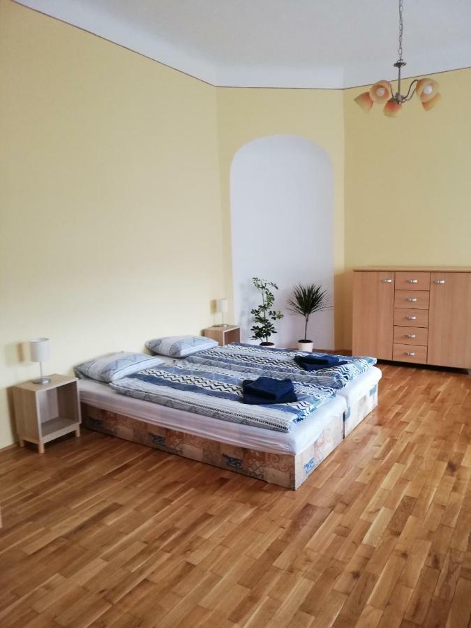 Apartmany Pod Divadlem Znojmo Exterior photo
