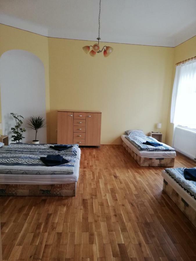 Apartmany Pod Divadlem Znojmo Exterior photo